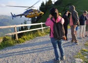 Gäste warten auf dem Stanserhorn auf ihre Evakuation. (Bild: PD, 19. Juli 2019)