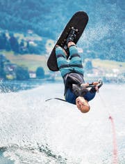 Loris Lambrigger in seinem Element auf dem Zugersee. (Bild: Roger Zbinden, Cham, 20. Juli 2019)