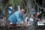 Für das Blue Balls Festival krempelt Tobias Maestrini die Ärmel hoch – seit 21 Jahren. (Bild: Nadia Schärli, Luzern, 22. Juli 2019)