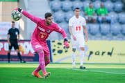 Steht vor seinem ersten FCL-Heimspiel: Marius Müller. Bild: Martin Meienberger/Freshfocus (Biel, 9. Juli 2019)