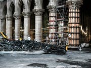 Die Umgebung der Pariser Kathedrale von Notre-Dame ist nach dem verheerenden Brand vor drei Monaten mit Blei vergiftet. (Bild: KEYSTONE/AP POOL AFP/STEPHANE DE SAKUTIN)