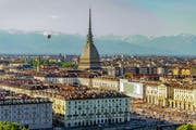 Die Mole Antonelliana ragt über die Dächer Turins und ist das Wahrzeichen der Stadt. Bild: Getty Images