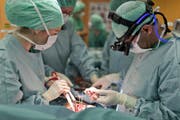 100 Menschen sterben in der Schweiz pro Jahr, weil sie nicht rechtzeitig ein Spenderorgan erhalten haben. (Bild: Gaëtan Bally/Keystone)