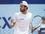 João Sousa ist nach dem 4:6, 6:3, 7:5-Sieg über Roberto Bautista Agut der neue Topfavorit in Gstaad (Bild: KEYSTONE/PETER SCHNEIDER)