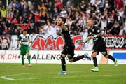 Petar Misic jubelt nach dem Tor zum 1:0 für den FC Aarau. (Bild: Daniela Frutiger/freshfocus, Aarau, 27. Juli 2019)