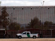 Das Oberste Gericht der USA hat am Freitagabend den Weg für die Verwendung von Geldern aus dem Verteidigungshaushalt zum Bau einer Mauer an der Grenze zu Mexiko freigemacht. (Bild: KEYSTONE/AP/JACQUELYN MARTIN)
