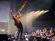 Der Australier Xavier Rudd am Samstag am Blue Balls Festival in Luzern. Wie es mit dem Anlass weiter geht, ist offen. (Bild: KEYSTONE/ALEXANDRA WEY)