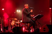 Die Frauen sind schön, und Gott steht über allem: Xavier Naidoo lieferte im KKL einen Abend voller Harmonie. (Bild: Philipp Schmidli, 27. Juli 2019)