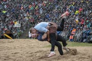 Gestellter Schlussgang: Die beiden Innerschweizer Pirmin Reichmuth (oben) und Joel Wicki. (Bild: Urs Flüeler/Keystone, Brünig, 28. Juli 2019)