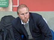 Ludovic Magnin muss seine Spieler im Auge behalten (Bild: KEYSTONE/URS FLUEELER)