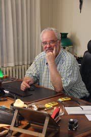 Christoph Winterhalter an seinem Schreibtisch. (Bild: ibi)