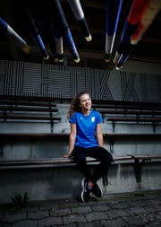 Die Zuger Stabhochspringerin Ronja Wengi schafft in Baku die Höhe von 3,60 Meter. Bild: Stefan Kaiser (Zug, 15. Juli 2019)