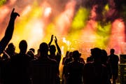 Farbenfroher Anlass: Auch in diesem Jahr sollen die Besucher des Sommernachtsfestes auf ihre Kosten kommen. (Bild: PD)