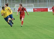 Wie in der Meisterschaft, könnten Bazenheid (rechts Mario Kuhn) und Uzwil auch im Verlaufe des Bazenheider Cups aufeinandertreffen – allerdings wäre dies erst in den Finalspielen möglich. (Bild: Beat Lanzendorfer)