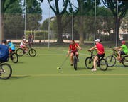 Neben ihrer Hauptdisziplin konnten die Teilnehmer des Urner Nachwuchslagers im Centro Sportivo Tenero auch weitere Sportarten ausprobieren, wie etwa Bike-Polo.Bild: PD