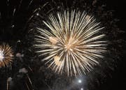 Auch dieses Jahr feiert Lungern den Nationalfeiertag am Vorabend mit einem Feuerwerk. Bild: Robert Hess (31. Juli 2013)