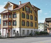 Das Majorenhaus in Alpnachstad. Bild: Romano Cuonz (22. Juli 2019)