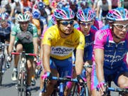 Schöne Erinnerungen: Der neue Schweizer Strassen-Assistenztrainer Rubens Bertogliati fuhr an der Tour de France 2002 zwei Tage im Maillot jaune (Bild: KEYSTONE/EPA DPA/GERO BRELOER)