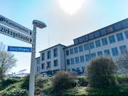 Das Bezirksgericht Horgen hat in einem Indizienprozess einen Mann wegen vorsätzlicher Tötung seiner Freundin zu einer Freiheitsstrafe von zehn Jahren verurteilt. (Bild: KEYSTONE/MELANIE DUCHENE)