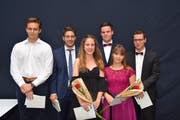 Zeichner-Absolvent mit Wohnsitz im Werdenberg: Dominic Zogg (vierter von links) aus Weite. (Bild: Christian Imhof)