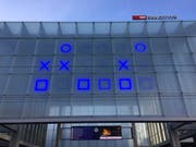 Ein jüngeres Werk von Norbert Möslang ist die binäre Uhr an der neuen Ankunftshalle des Hauptbahnhofs St.Gallen. (Bild: Seraina Hess - 25. September 2018)
