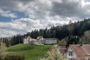 Um den "Sonneblick" als Asylzentrum nutzen zu können, muss das Bundesgericht zeitnah zugunsten des Kantons entscheiden. (Bild: Michel Canonica)