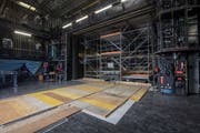 Der Innenraum des Theaters ist zurzeit mit Baugerüsten belegt. (Bild: Philipp Klemm/LT)