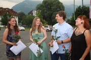 Die vier Besten freuen sich (von links): Sibylle Inäbnit aus Meiringen, Jenny Langensand aus Alpnach, Simon Lussy aus Oberdorf und Julia Benguerel aus Kerns. (Bild: Marion Wannemacher, Sarnen, 2. Juli 2019)