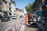An der Zürcher Strasse wurde auf einer Länge von 600 Metern eine Fernwärmeleitung verlegt. (Bild: Ralph Ribi - Bild: 5. September 2018)
