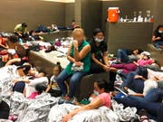 Die Aufsichtsbehörde des US-Ministeriums für Innere Sicherheit beschrieb ein verheerendes Bild von Flüchtlingslagern in den USA. (Bild: KEYSTONE/DEPARTMENT OF HOMELAND SECURITY/OIG HANDOUT)