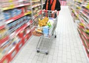 Am späten Abend noch den Wocheneinkauf erledigen - im Thurgau heute kein Problem. Der Kanton hat eines der liberalsten Ladenöffnungsgesetzen im ganzen Land. Verkaufsgeschäfte dürfen wochentags bis 22 Uhr geöffnet sein. (Bild: Fotolia)