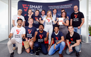 Das Team vom Smart Valor mit CEO Olga Feldmeier in der Mitte. (Bild: Screenshot Smart Valor)