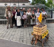 Zwölf Mitglieder der Tellspielgesellschaft spielten am vergangenen Samstag an der Fête des Vignerons in Vevey.Bild: PD (Vevey)