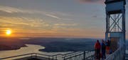 Sonnenuntergang beim oberen Eingang des Hammetschwandlifts. (Bild: Markus von Rotz, Bürgenstock, 8. Juni 2019)