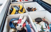 Alles ab einem Wert von etwa zwei Franken wird im Fundbüro aufbewahrt. Bild: Andrea Stalder