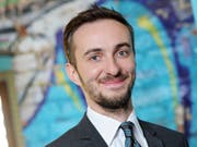 Das Verbot von grösseren Teilen des Gedichtes «Schmähkritik» des deutschen TV-Satirikers Jan Böhmermann (im Bild) über den türkischen Präsidenten Recep Tayyip Erdogan bleibt bestehen. (Bild: KEYSTONE/EPA FILE/DPA/BRITTA PEDERSEN)