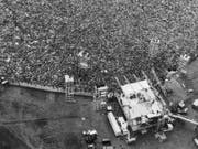 Gilt als Höhepunkt der Hippie-Bewegung in den USA: Das Musik-und Kunstfestival Woodstock im August 1969. (Bild: KEYSTONE/AP/MARTY LEDERHANDLER)