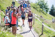 Der Stanserhorn-Berglauf ist auch wegen der einmaligen Stimmung an der Strecke beliebt.Bild: Manuela Jans-Koch (Stanserhorn, 1. Juli 2018)