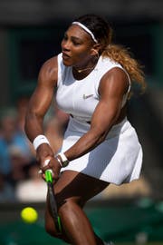 Die US-Amerikanerin Serena Williams spielt im Mixed-Doppel mit Andy Murray. (Bild: Getty Images, London, 2. Juli 2019)