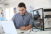 Informatiker und Techniker sind gesuchte Berufsleute. (Bild: Fotolia)