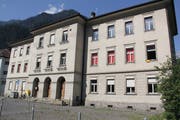 Das 1884 erbaute Schulhaus Kirchmatt steht als Zeuge der Gotthardbahnzeit unter Denkmalschutz. (Bild: Paul Gwerder, Erstfeld, 4. Juli 2019)