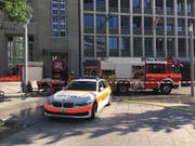 Die Feuerwehr stand beim Bahnhofplatz St.Gallen im Einsatz. (Bild: Raphael Rohner)