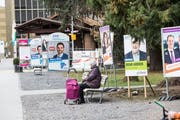 Der alte Bahnhof (links hinten im Bild) im Vorfeld der kantonalen Wahlen im Frühling. (Bild: Manuela Jans-Koch, Kriens, 9. März 2019)