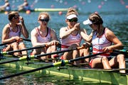 Lisa Lötscher (Zweite von rechts) nach ihrem ersten EM-Einsatz auf dem Rotsee. Bild: Alexandra Wey/Keystone (Luzern, 31. Mai 2019)