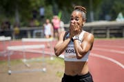 Salomé Kora nach ihrem erfolgreichen 100-Meter-Lauf in La Chaux-de-Fonds. (Bild: Jean-Christophe Bott/Keystone, 30. Juni 2019)