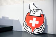 Luzerner Auslandschweizer müssen ab sofort den brieflichen Weg wählen. (Bild: Anthony Anex/Keystone)