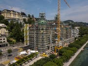 Blick auf das Luzerner Luxushotel «Palace», das derzeit saniert wird. (Bild: Dominik Wunderli, 3. Juli 2019)