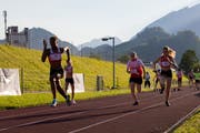Zeigte auf der Sportanlage Eichli in Stans ihre Qualitäten: die 12-jährige Elisabetta Soldo (links). Bild: pd (Stans, 29. Juni 2019)