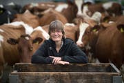 Seline Heim in ihrem Hof in der Sonnegg in Gossau. (Bild: Michel Canonica, 2014)