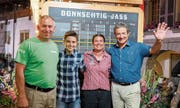 Das siegreiche Giswiler Jass-Team (von links): Sepp Burch, Andrin Kiser, Sandra Niederberger und Gemeindepräsident Beat von Wyl. Bild: PD (Donnerstag, 6. Juli 2019)